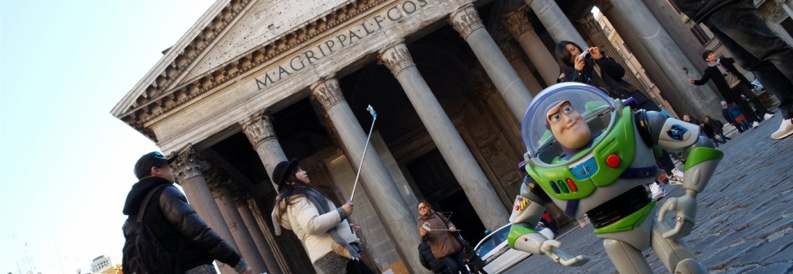 Rome Buzz - the Pantheon - photograph copyright David Bailey (not the)